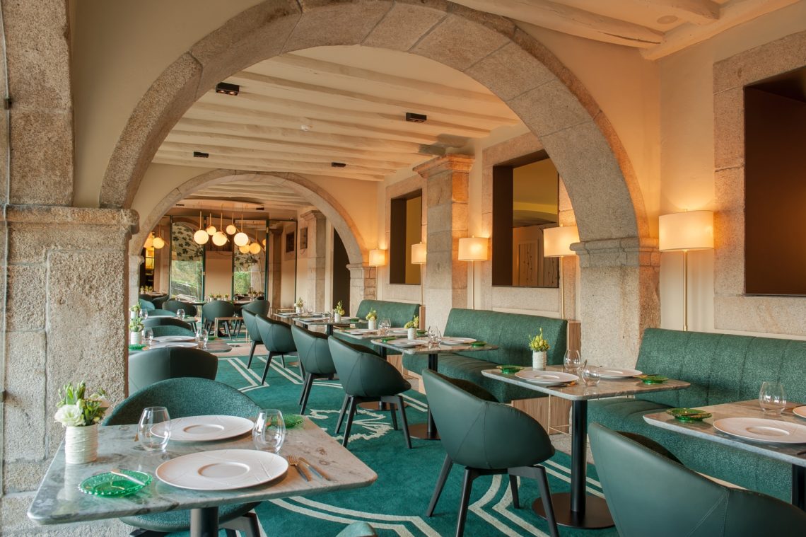 Salle Avec Vue Sur Jardin Et Le Douro Restaurant Antiqvvm 1 Etoile Michelin Porto 1140x759 